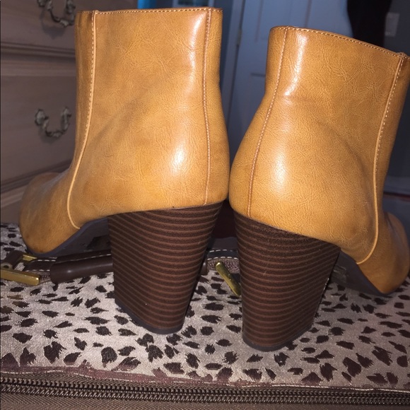 Brown booties - Picture 4 of 4